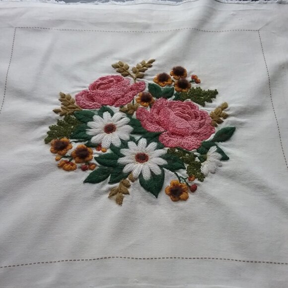 Completed Floral Embroidery from Creative Circle 1981 #0610 "Classic Bouquet" - Picture 1 of 3
